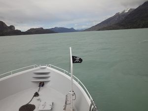 Navegando al glaciar O'Higgins