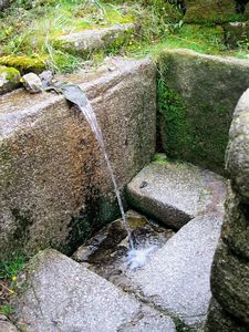 Always flowing water fountain