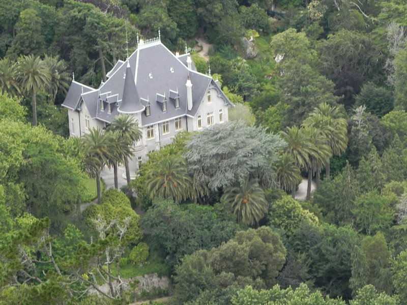 Mountain mansion in Sintra