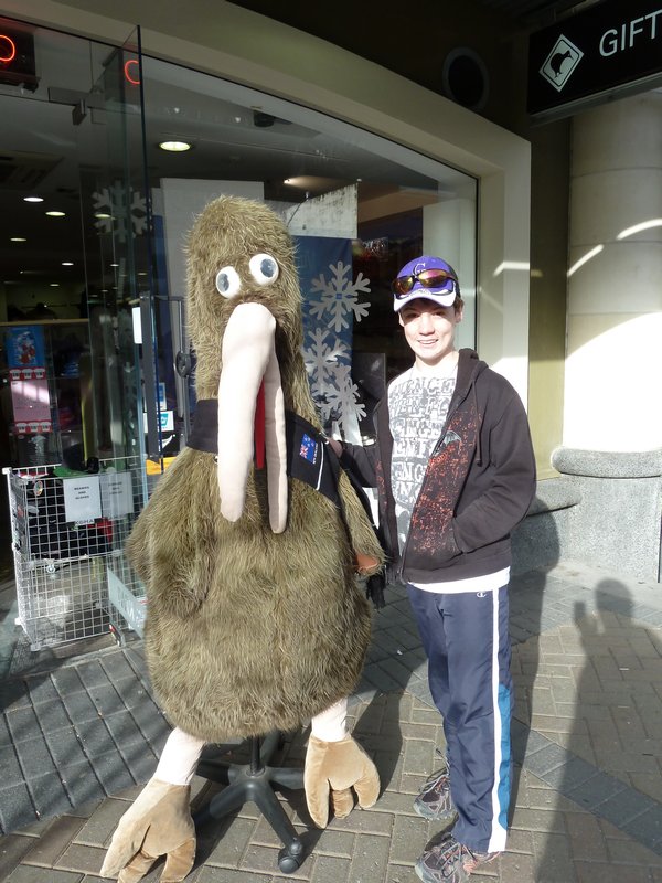 Geddy with a crazy kiwi in Queenstown