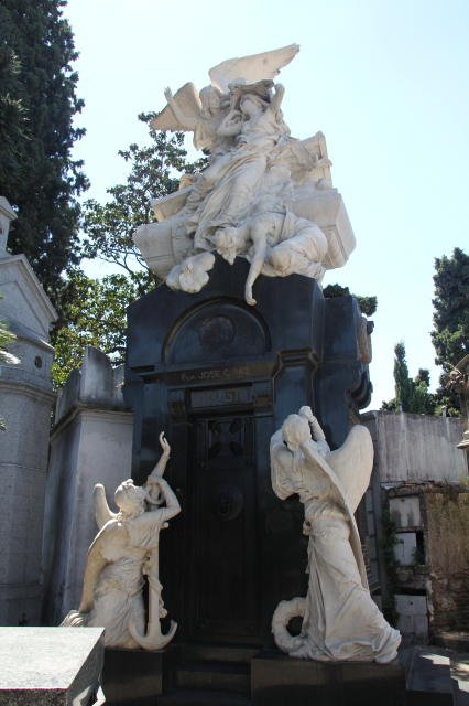 Elaborate tomb statues