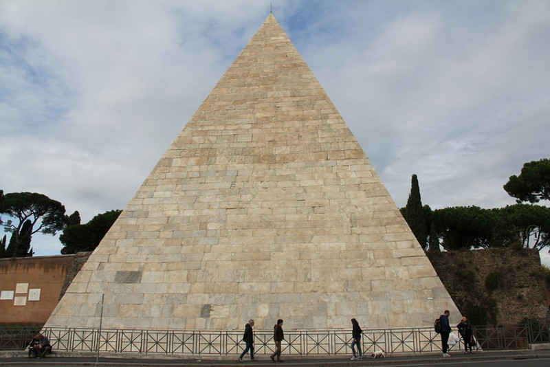 Rome - Pyramid of Cestius 