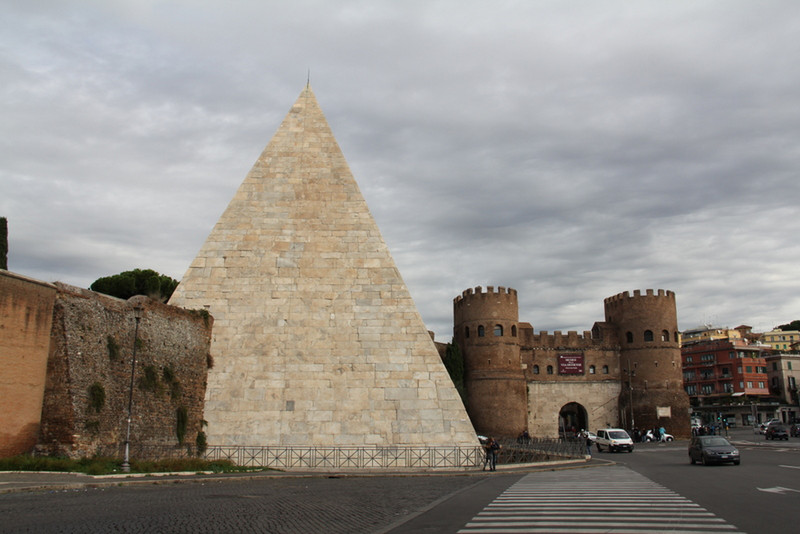Rome - Pyramid of Cestius 