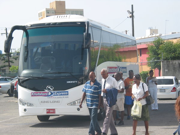 Bus Kingston to Ochos Rios