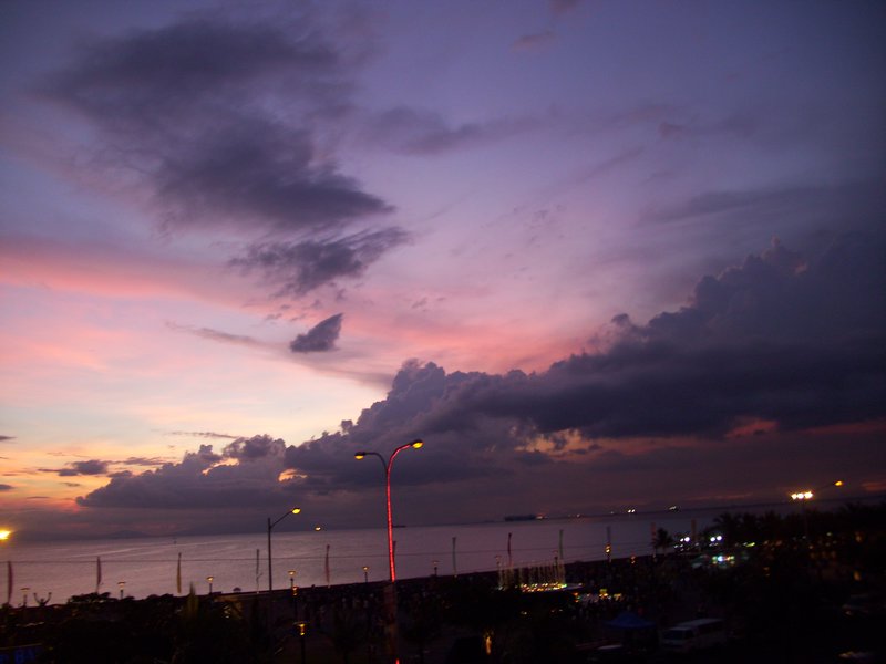 sky over Manila Bay