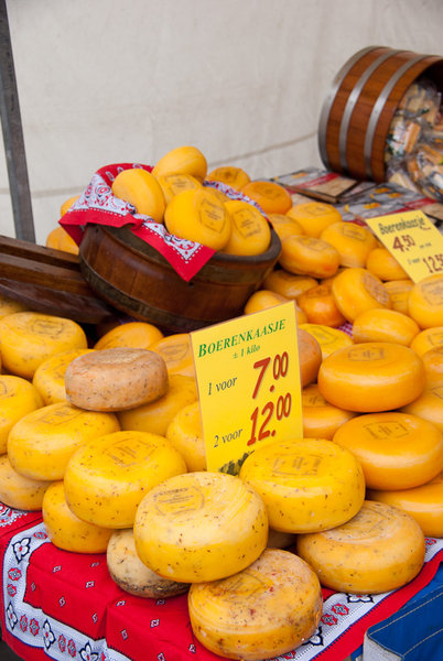 baby cheeses sold in the market