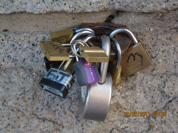 Keys on Brooklyn Bridge