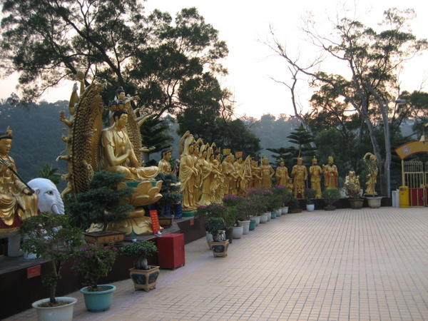 Ten Thousand Buddhas Monastery9