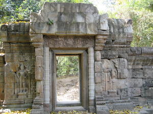Angkor Thom - The Baphon5