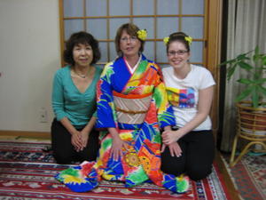 Lesley and her Mom Kimonoing2