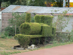 Railton Topiary 1