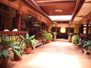 33- Hall of the villa