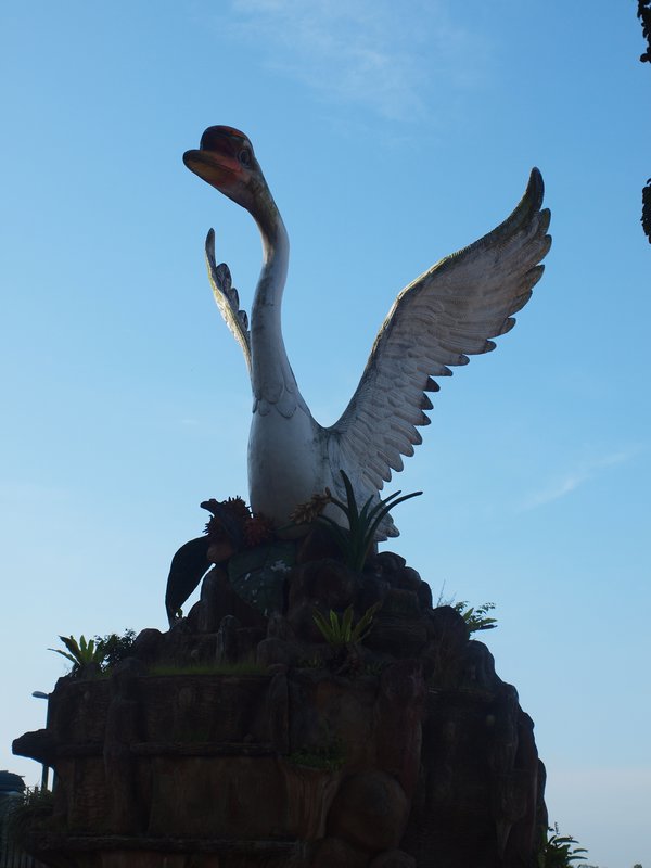 1- Swan statue, emblem of sibu- Le cygne, embleme de Sibu