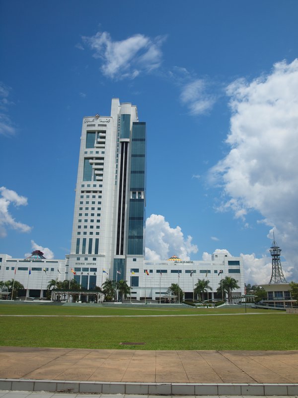 6-Tallest building in Sarawak- Plus haute tour de Sarawak