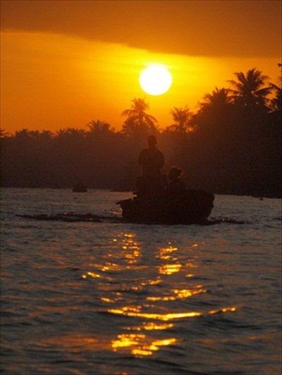 1-Sunrise on the Mekong