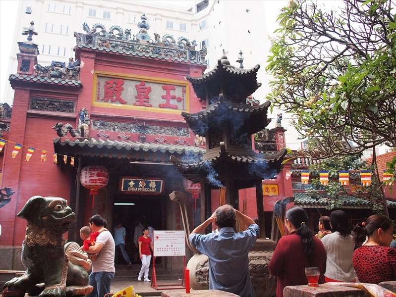 21-The jade Emperor Pagoda during the Tet
