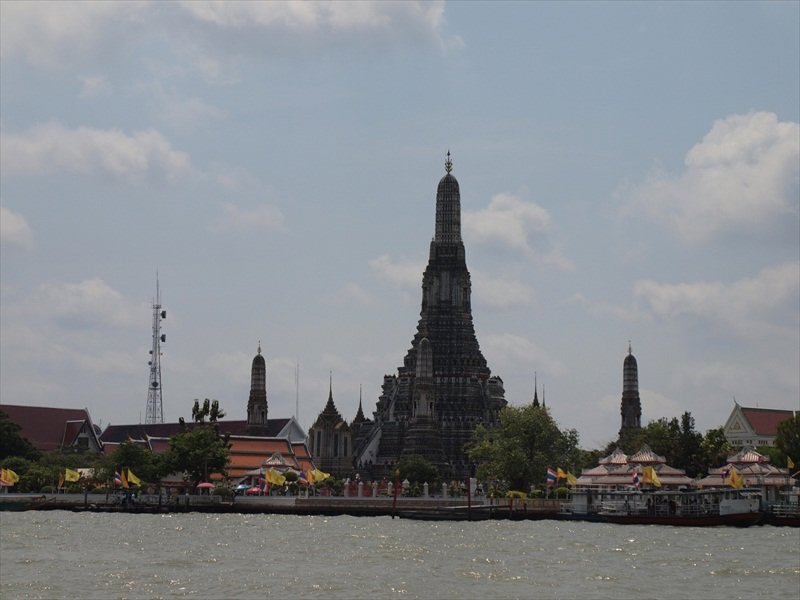 5-Wat Arum view from the river
