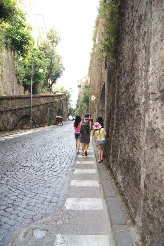 Path at the foot of the stairs, Sorrento