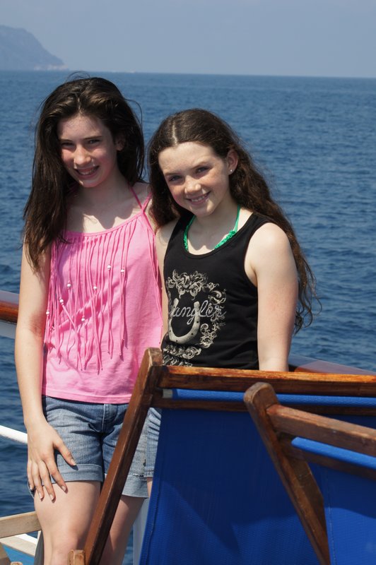 Isabel and Genevieve, boat to Positano