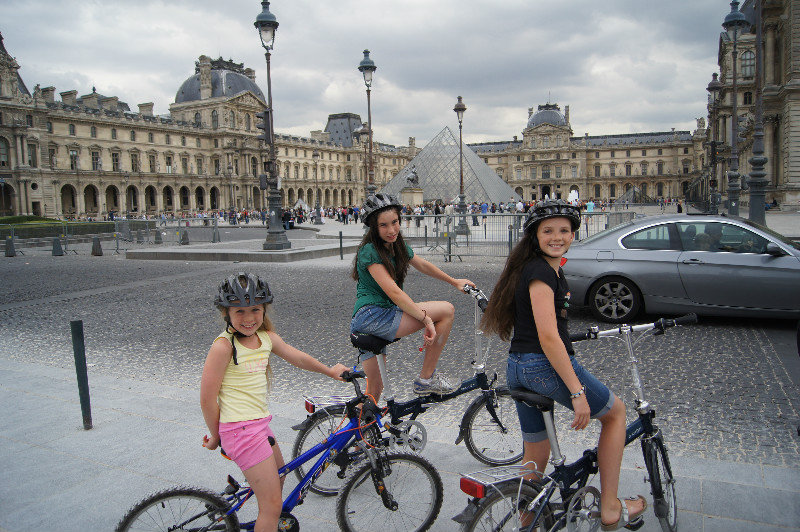 Imi, Isabel, Gen at the Louvre