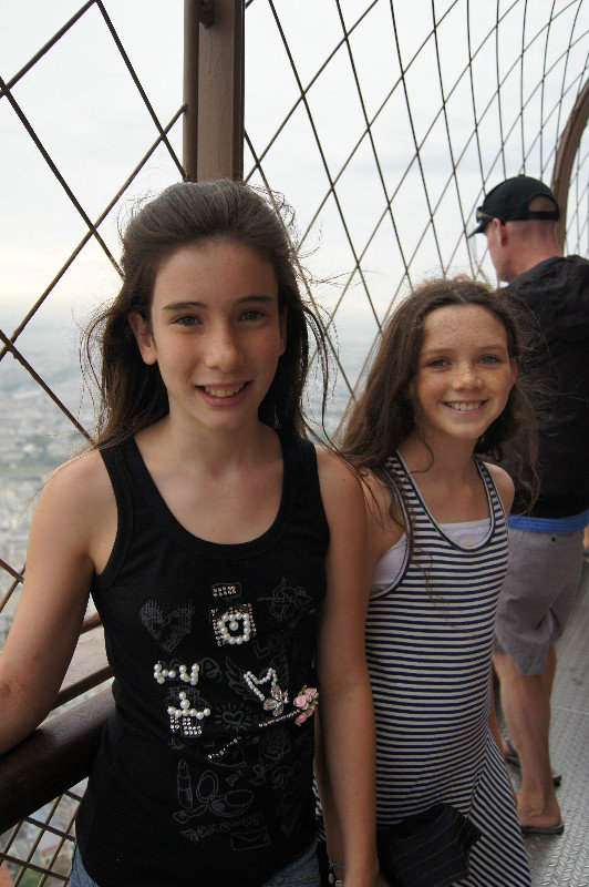 Isabel and Gen, Eiffel Tower