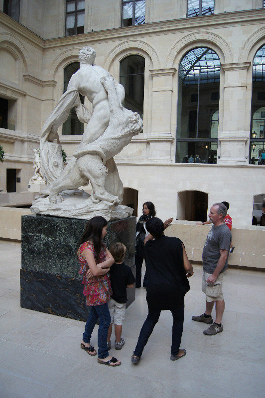 Muse Clues Tour of the Louvre