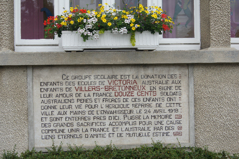 The plaque at L'Ecole Victoria
