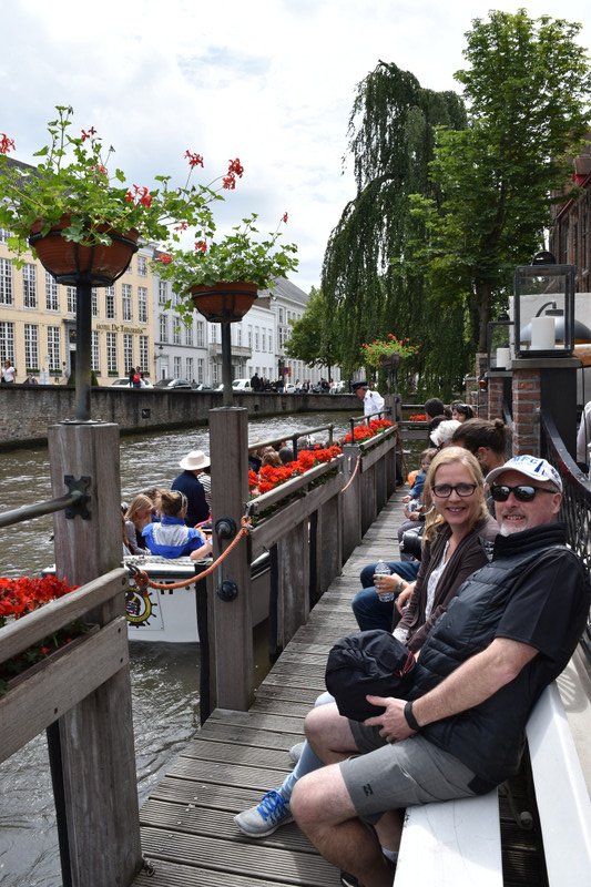 Waiting for the Bruges boat tour