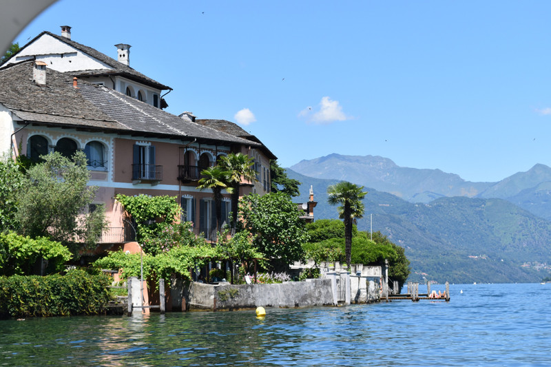 Some great villas on the Isola
