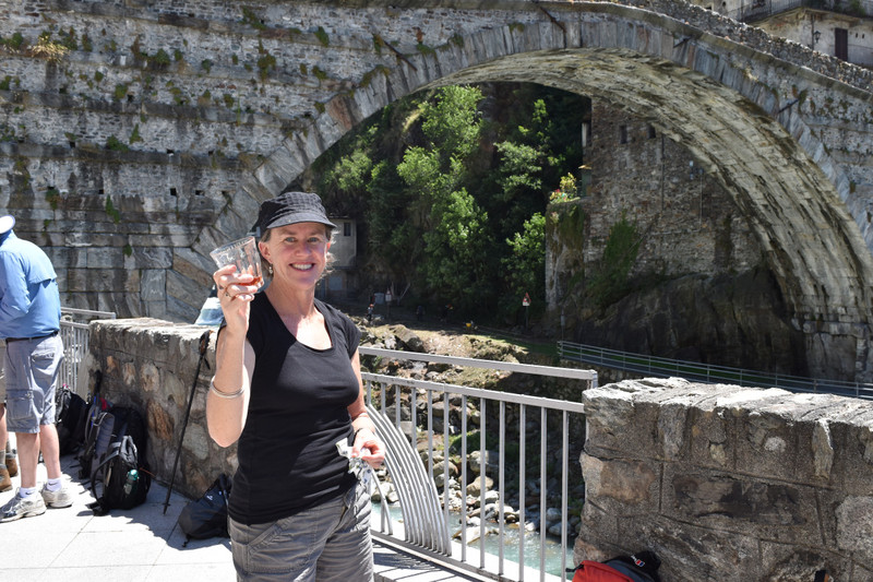 Cate under the Roman bridge