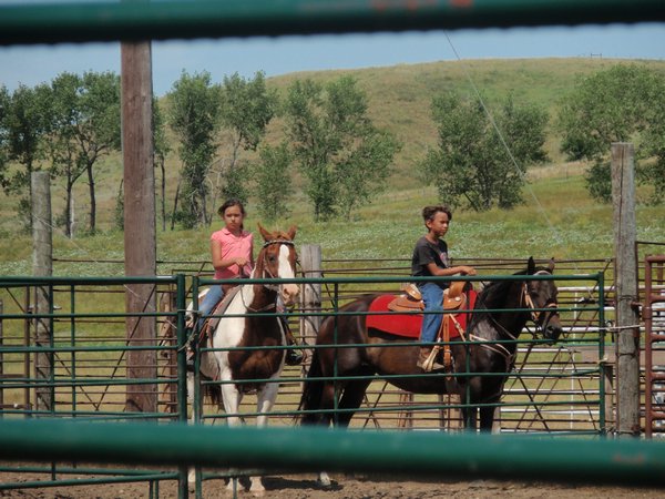 Rodeo - til hest kom nogle af børnene.