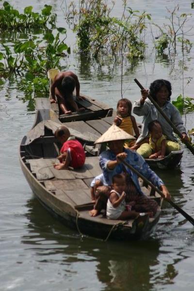 Families of Tonle Sap Lake