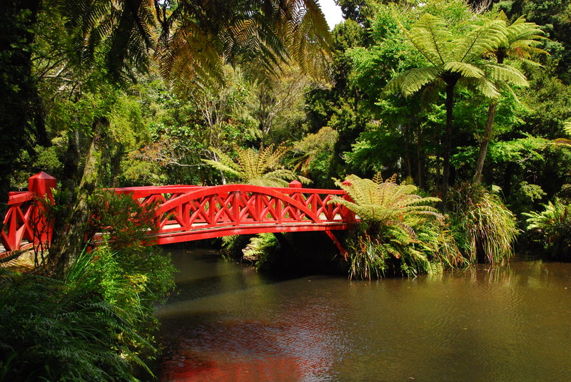 The small red bridge