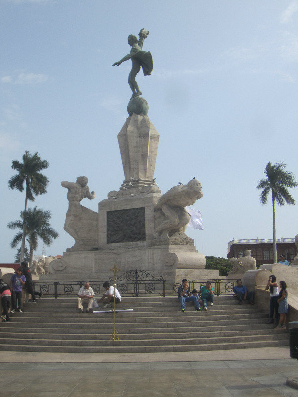 1 Trujillo (6) Plaza de Armes