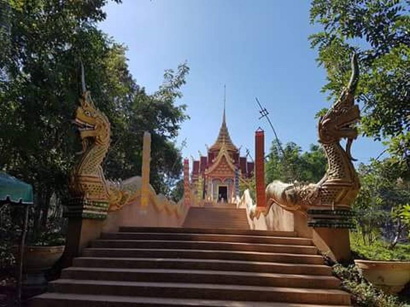 Wat Pha Tak Suea