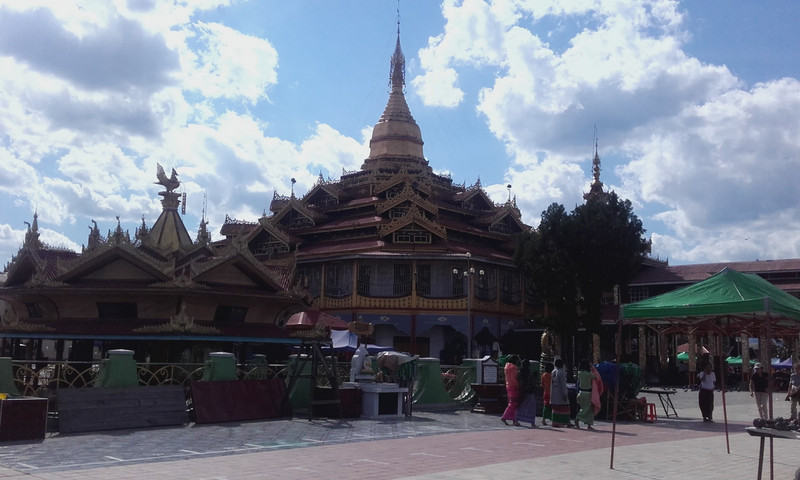 Hpaung Daw U Pagoda - Inle Lake