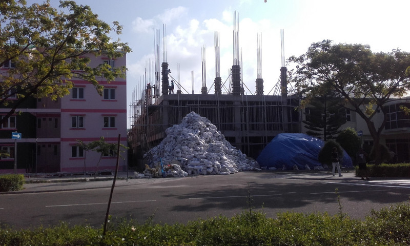 Hulhumale - the largest sack pile we have found here so far