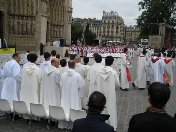 Ordinaçao de novos sacerdotes