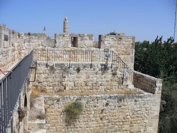 walking on the walls of old jerusalem
