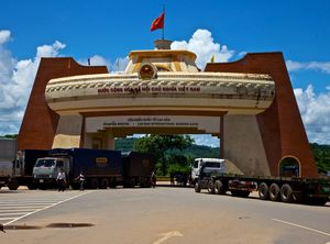 Land border crossing Vietnam-Laos