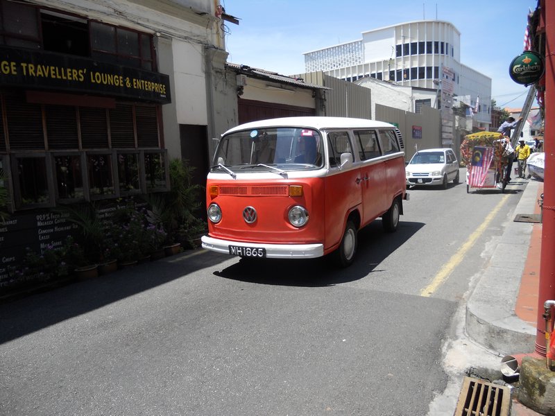 Vw bus and Voyage travellers' lounge& cafe