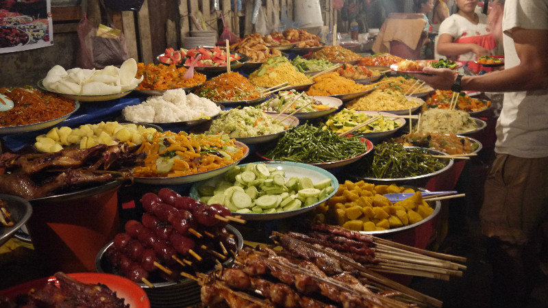 One of the many food stalls in the night market | Photo