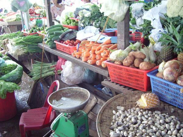 Fresh veggies and fruit in the Hoi An market