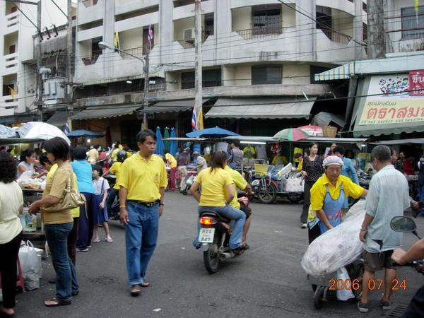 Hat Yai yellow shirts