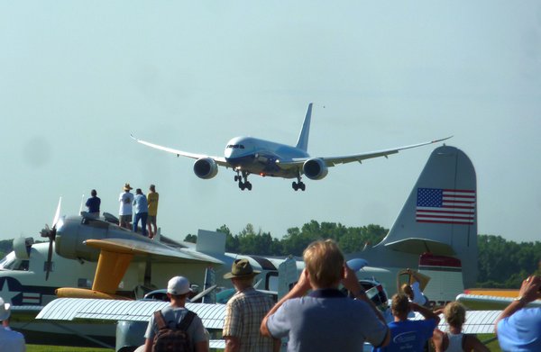 Boeing Dreamliner arrival