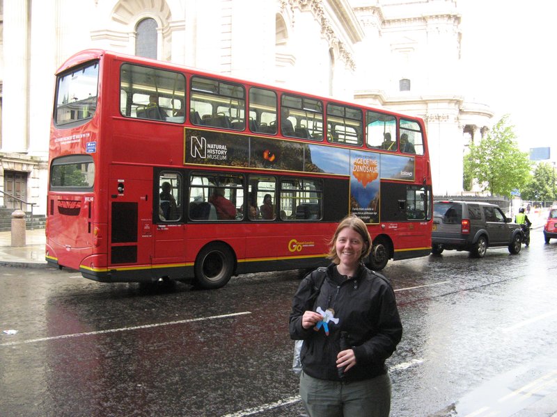 a doulbe decker London bus