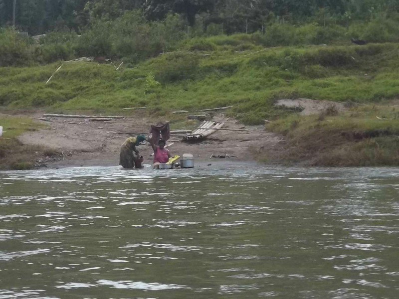 Locals on the Navua river