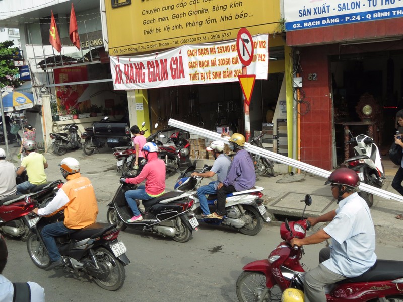 Moped crazy in Vietnam, main form of transportation