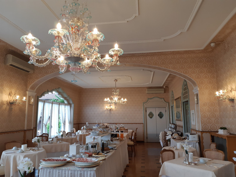 Breakfast room in Hotel Du Parc