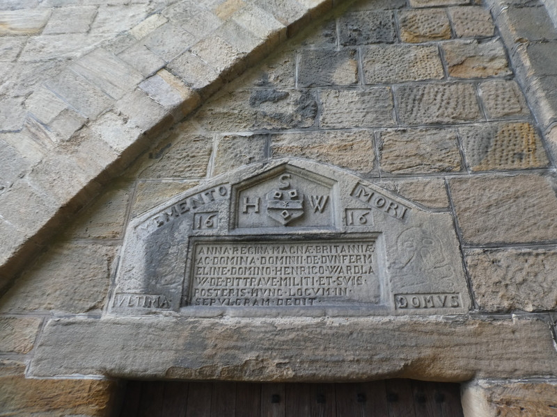 Dunfermline new abbey door entrance written in Latin dated1616